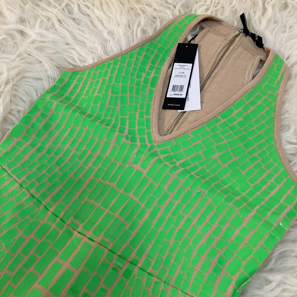 BCBGMAXAZRIA Women's Deep V-Neck Sweater Cocktail - Picture 6 of 8
